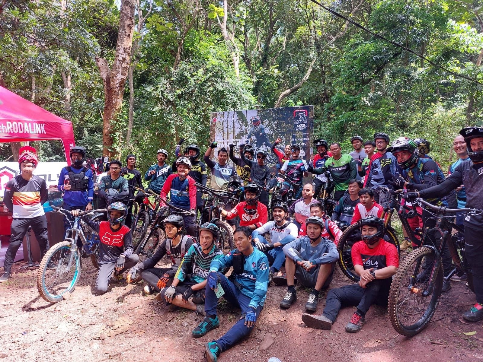 Ajang Tukar Ilmu dan Silahturahmi Penghobi Downhill di Banten dan Sekitarnya 3 Ajang Tukar Ilmu dan Silahturahmi Penghobi Downhill di Banten dan Sekitarnya