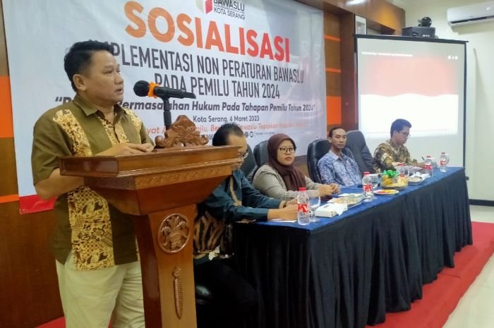 Petakan Potensi Permasalahan Hukum, Bawaslu Kota Serang Wanti-wanti Soal Pemasangan Alat Peraga Kampanye 5 Petakan Potensi Permasalahan Hukum, Bawaslu Kota Serang Wanti-wanti Soal Pemasangan Alat Peraga Kampanye