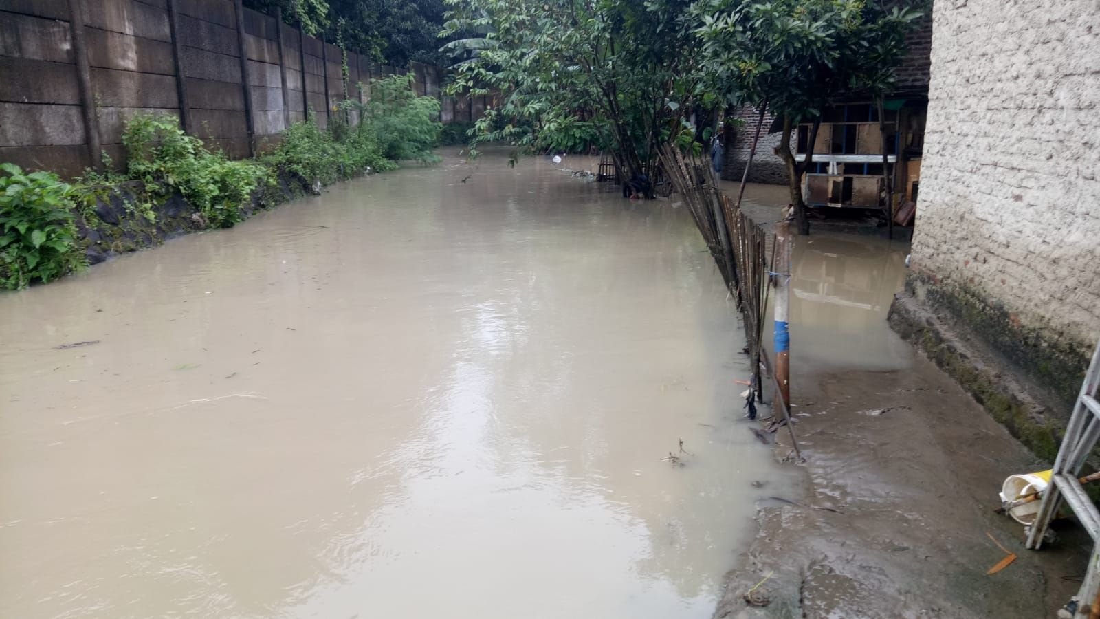 Ratusan Rumah di Kelurahan Kedaleman Kota Cilegon Terendam Banjir Sejak Dini Hari