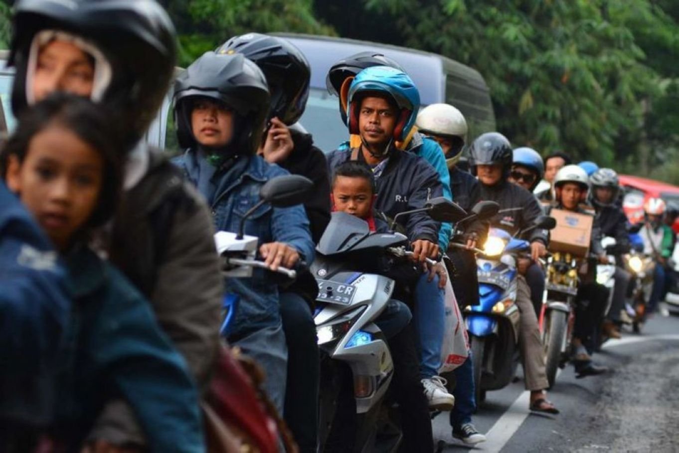 Pemudik Motor Dilarang Menyeberang Lewat Pelabuhan Merak Ramai Diprotes: Sama Bayar Pajak Kok Diskriminatif 1 Pemudik Motor Dilarang Menyeberang Lewat Pelabuhan Merak Ramai Diprotes: Sama Bayar Pajak Kok Diskriminatif