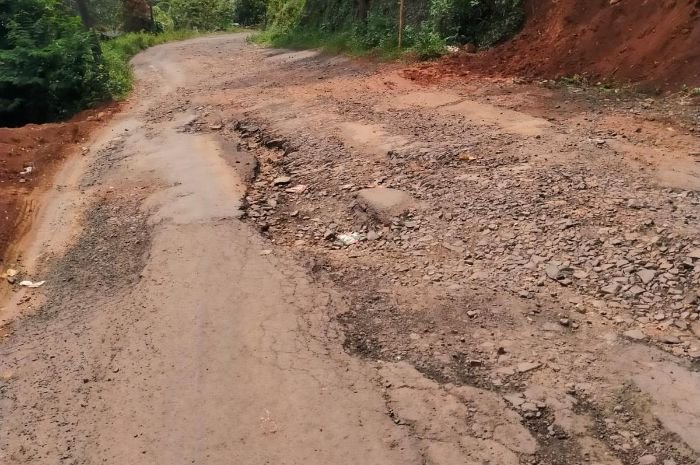Perbaiki Akses Jalan Cigemblong-Cijaku, Pemkab Lebak Gelontorkan Rp 4 Miliar 2 Perbaiki Akses Jalan Cigemblong-Cijaku, Pemkab Lebak Gelontorkan Rp 4 Miliar