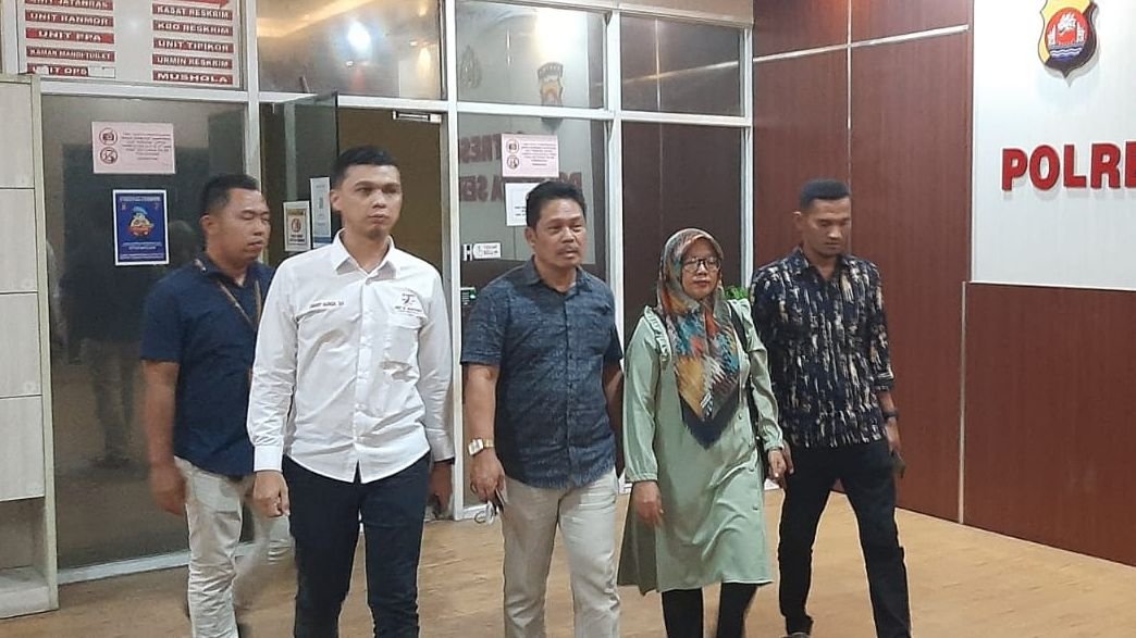 Kesaksian Istri Kades Yang Disuntik Mantri Hingga Meninggal: Suami Bilang Maaf 1 Kesaksian Istri Kades Yang Disuntik Mantri Hingga Meninggal: Suami Bilang Maaf