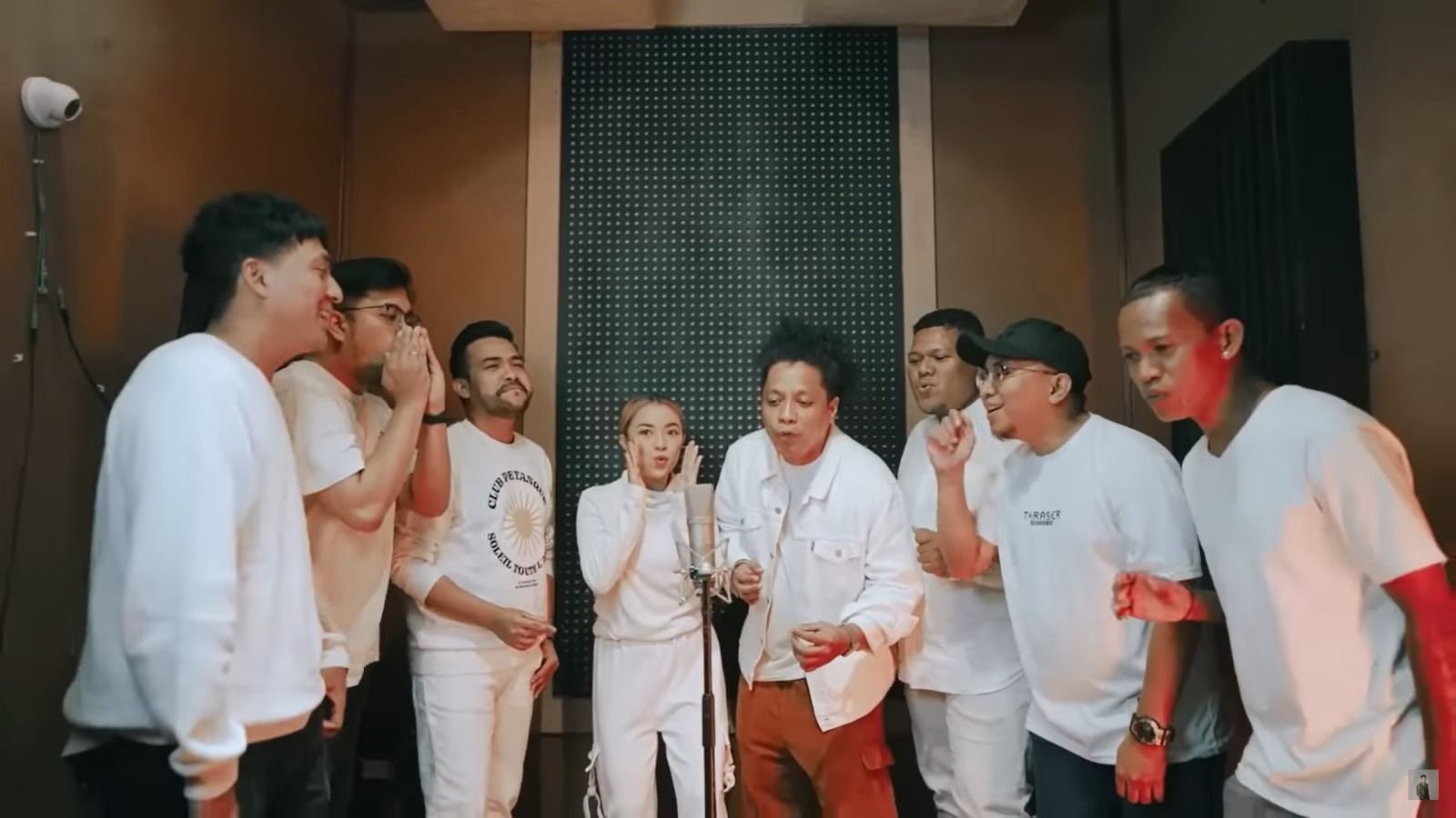 Ada 11 Bahasa Daerah Punah, Jadi Alasan Komika Arie Kriting Ciptakan Lagu Daerah