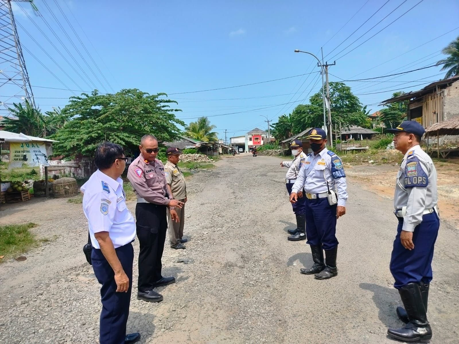 Jadi Alternatif Atasi Kemacetan Mudik dan Libur Lebaran , Jalan Anyer-Jaha Bergelombang