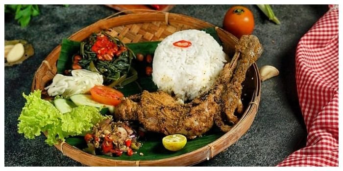 Variasi Kuliner Khas Bali Menggugah Selera yang Patut Anda Coba 1 Variasi Kuliner Khas Bali Menggugah Selera yang Patut Anda Coba