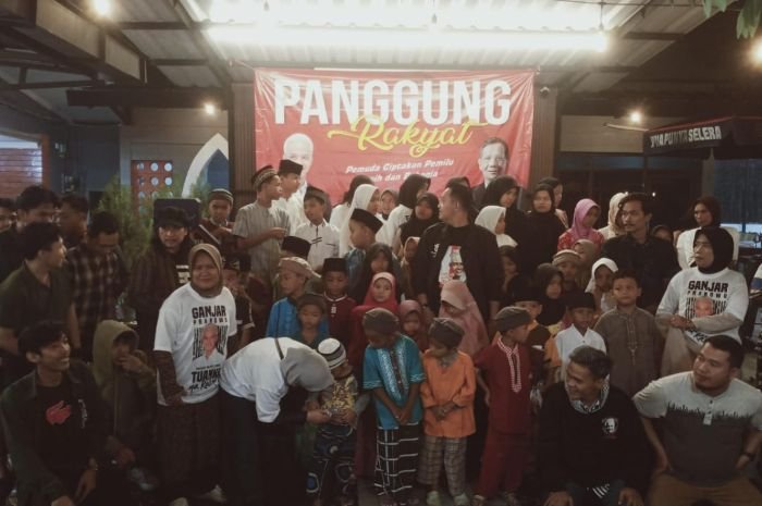 Tak Gentar Serbuan Dukungan Anies dan Prabowo, Gus Lebak Haqqul Yakin Ganjar Bisa Menang di Pilpres 2024 9 Tak Gentar Serbuan Dukungan Anies dan Prabowo, Gus Lebak Haqqul Yakin Ganjar Bisa Menang di Pilpres 2024