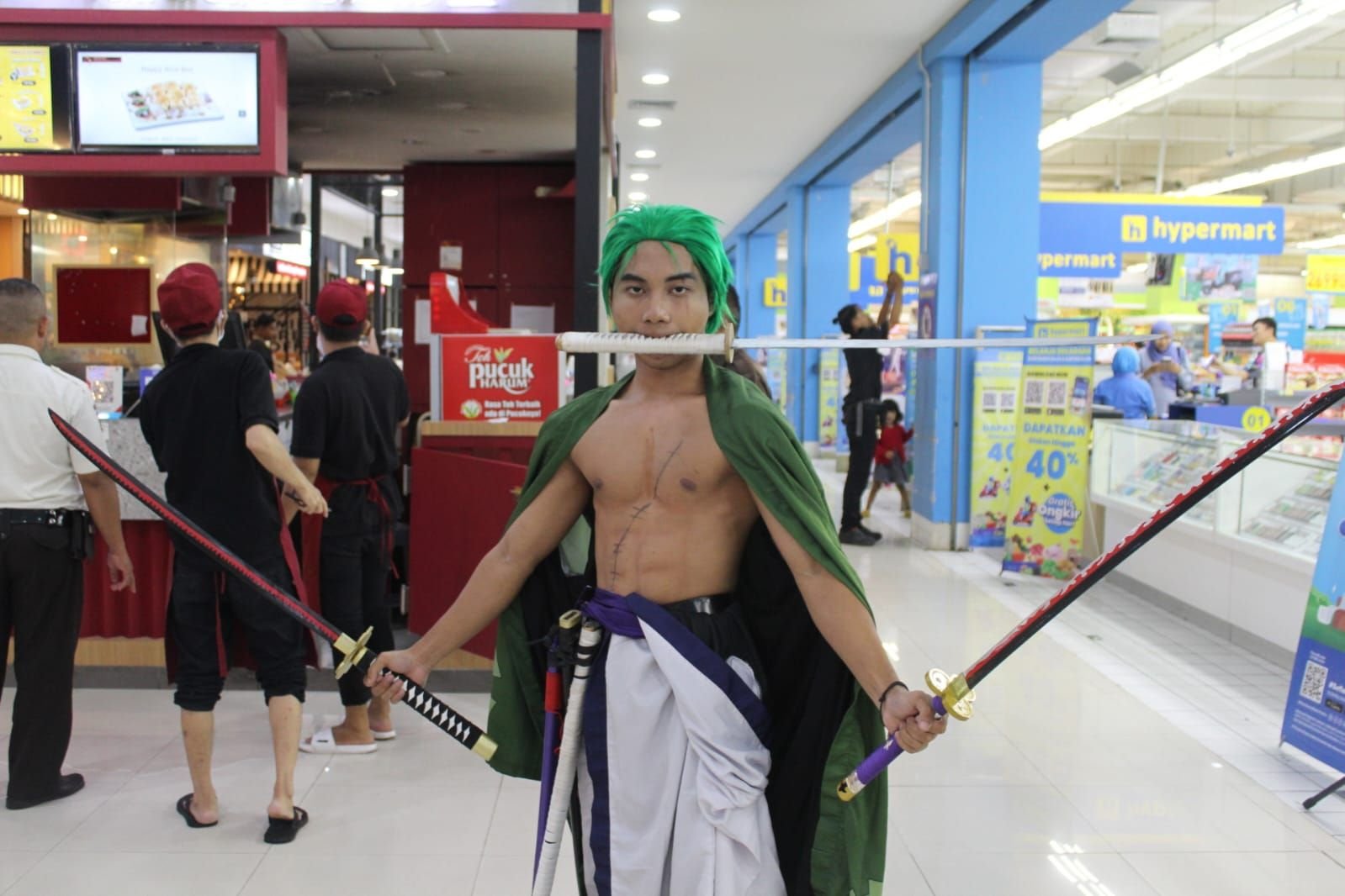 Cosplay Anime Jepang Ramaikan JPop Showcase ke 6 di Mall of Serang