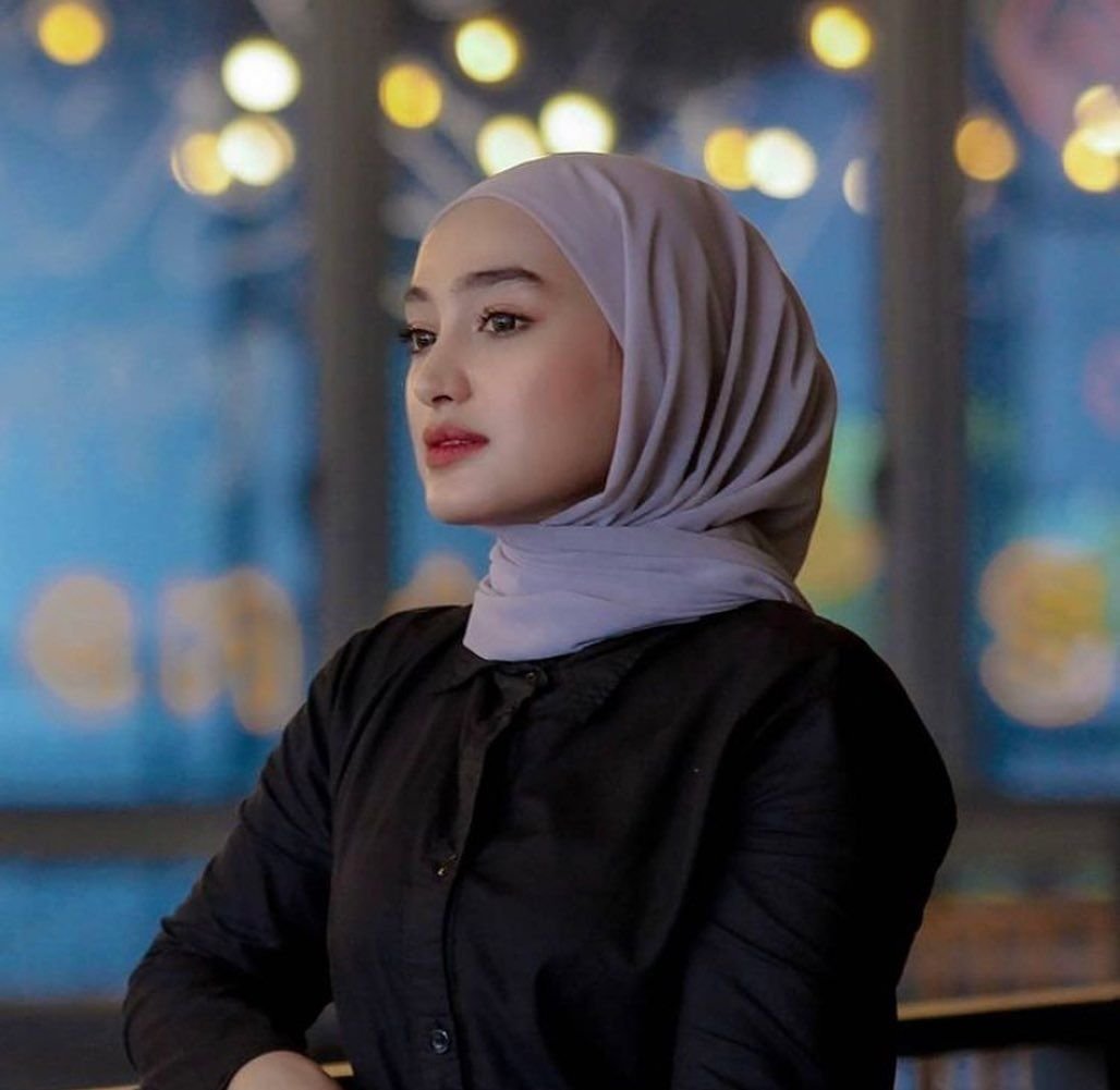 Profil dan Biodata Santyka Fauziah Pacar Baru Sule, Tiktoker dan Selebgram Cantik Keturunan Arab 1 Profil dan Biodata Santyka Fauziah Pacar Baru Sule, Tiktoker dan Selebgram Cantik Keturunan Arab