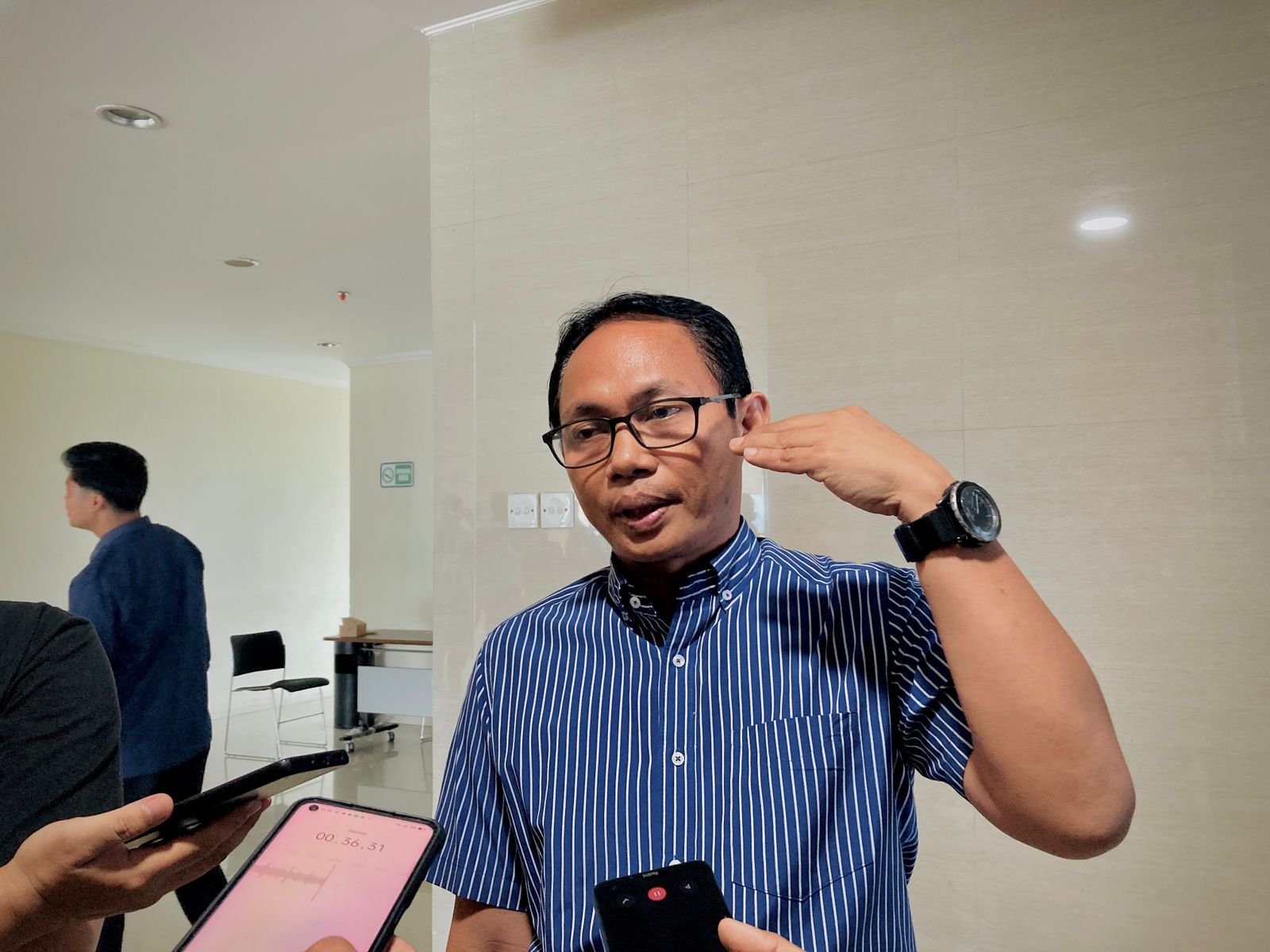 Usai Diguyur Anggaran Pilgub Banten Ratusan Miliar, Dewan Minta KPU dan Bawaslu Gercep 1 Usai Diguyur Anggaran Pilgub Banten Ratusan Miliar, Dewan Minta KPU dan Bawaslu Gercep