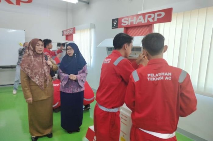 Penjualan Meningkat Sharp Tambah Jumlah Teknisi AC Handal, Ratusan yang Mendaftar Hanya Puluhan yang Lolos