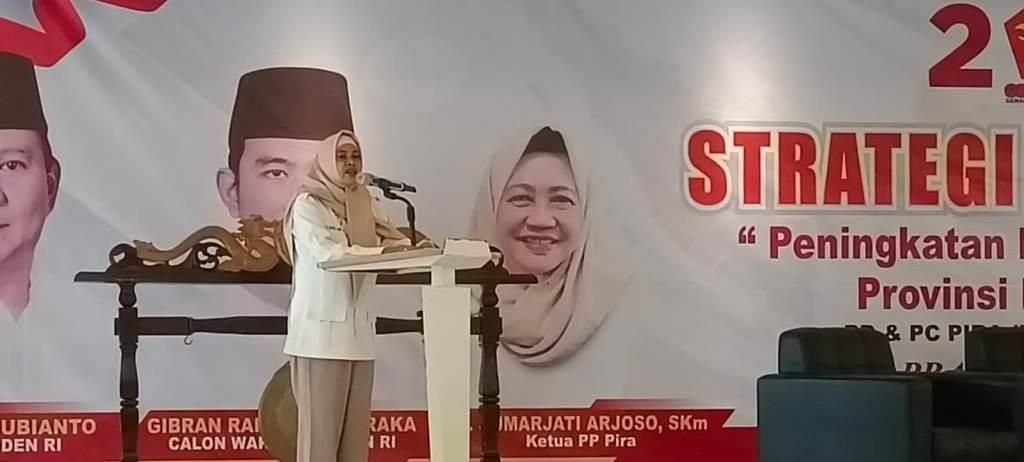 Perempuan Masih Tertinggal di Dunia Politik 1 Perempuan Masih Tertinggal di Dunia Politik