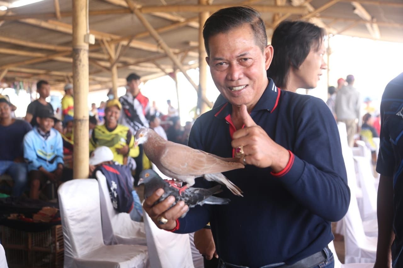 Walikota Serang Syafrudin Ternyata Hobi Burung Berkicau, Alasannya Bisa Jadi Alarm untuk Sholat Subuh