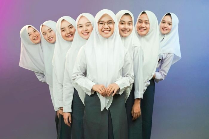 Profil Anggota Putih Abu-abu: Mengulik Biodata Keenam Member yang Selalu Trending di YouTube 1 Profil Anggota Putih Abu-abu: Mengulik Biodata Keenam Member yang Selalu Trending di YouTube