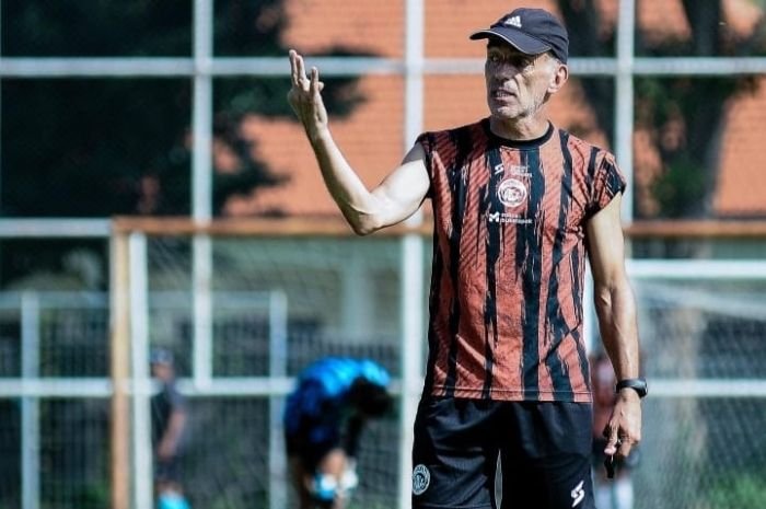 Masih di Jurang Degradasi, Arema FC Ingin Injak Persik Kediri untuk ke Zona Aman Klasemen 6 Masih di Jurang Degradasi, Arema FC Ingin Injak Persik Kediri untuk ke Zona Aman Klasemen