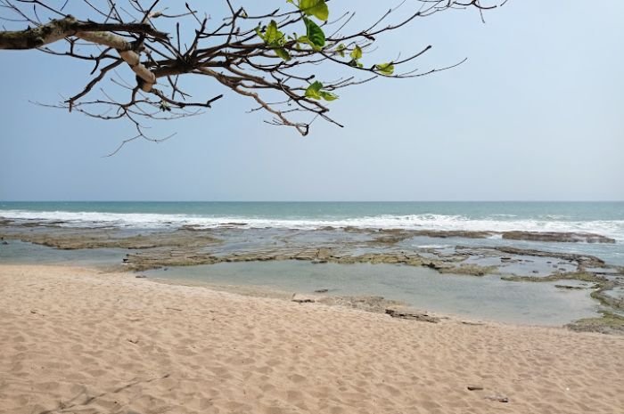 Jelajahi Keindahan Pantai Pasir Putih Malingping Sebelum Tahun 2023 Berakhir 9 Jelajahi Keindahan Pantai Pasir Putih Malingping Sebelum Tahun 2023 Berakhir