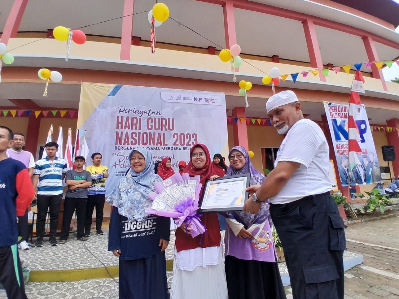 Civitas Sekolah Al-Qudwah Lebak Meriahkan Hari Guru Nasional 2023 dengan Kemeriahan dan Apresiasi 2 Civitas Sekolah Al-Qudwah Lebak Meriahkan Hari Guru Nasional 2023 dengan Kemeriahan dan Apresiasi