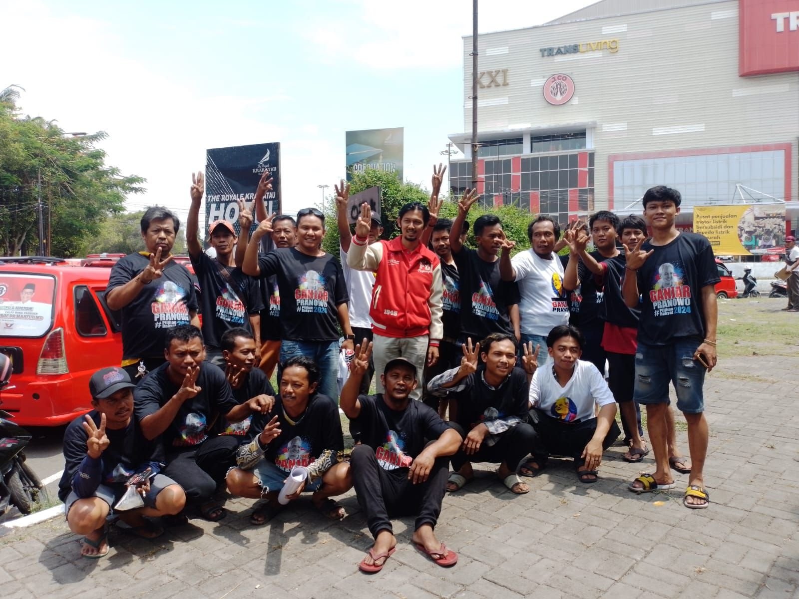 Dukungan Abuya Muhtadi ke Ganjar-Mahfud Jadi Suntikan Semangat Buat Para Caleg di Cilegon 1 Dukungan Abuya Muhtadi ke Ganjar-Mahfud Jadi Suntikan Semangat Buat Para Caleg di Cilegon