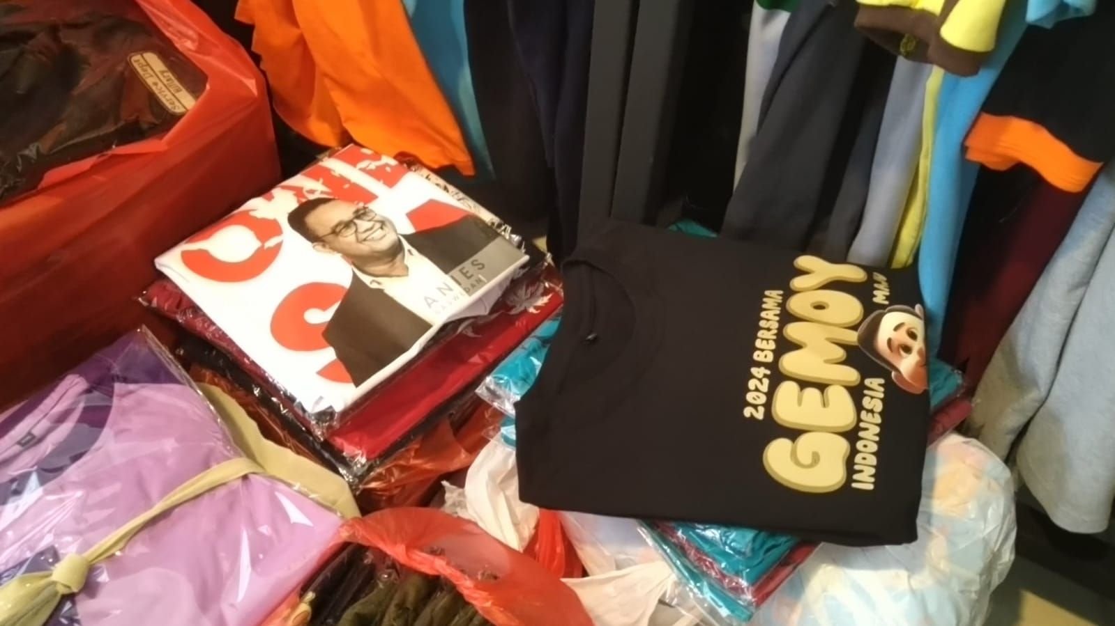 Kaos Gemoy Prabowo Diburu Warga Kota Cilegon, Begini Desainnya