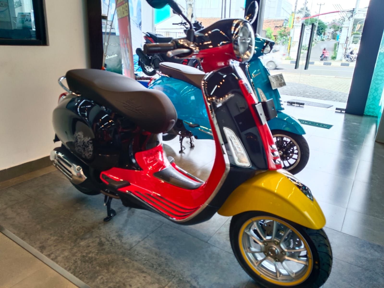 LIMITED EDITION! Vespa Primavera Edisi Mickey Mouse Hanya Tersedia 5 Unit di Banten, Yuk Buruan Beli