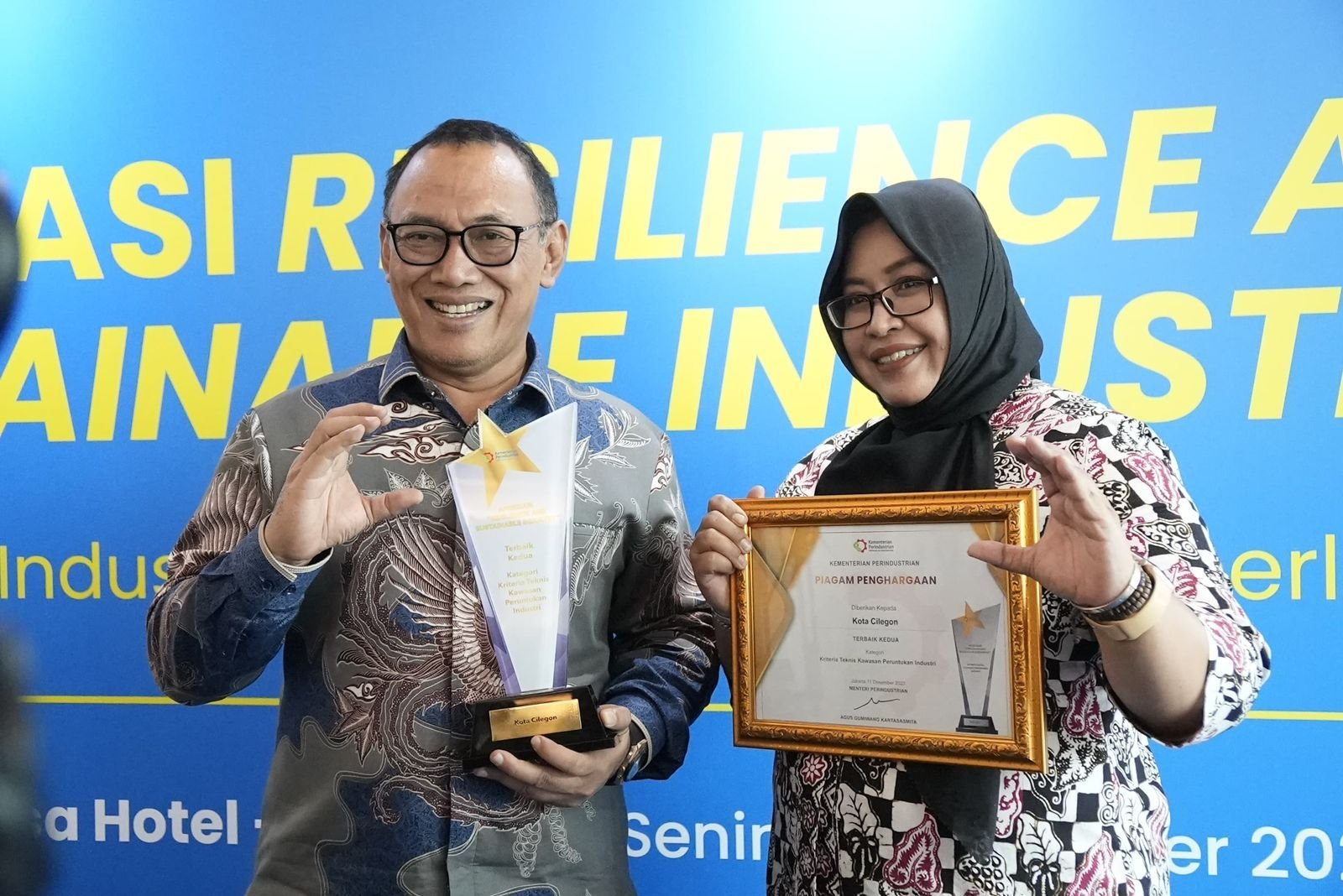 Pemkot Cilegon Raih Penghargaan dari Kemenperin, Ini Terobosan yang Dilakukan Disperindag 1 Pemkot Cilegon Raih Penghargaan dari Kemenperin, Ini Terobosan yang Dilakukan Disperindag