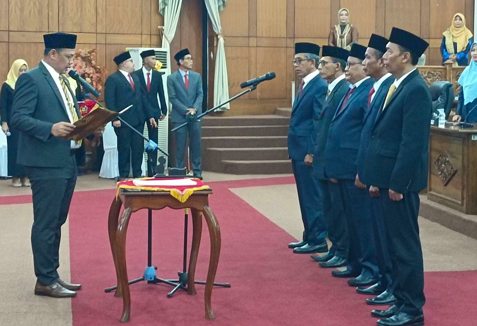 5 Anggota DPRD Kota Cilegon Dilantik, 9 Jadi Abdi Masyarakat 1 5 Anggota DPRD Kota Cilegon Dilantik, 9 Jadi Abdi Masyarakat