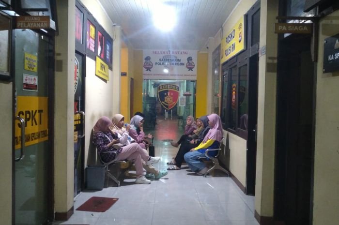 Pihak Travel Kabur, 97 Murid SDN 2 Cilegon Gagal Berangkat Study Tour ke Bandung 5 Pihak Travel Kabur, 97 Murid SDN 2 Cilegon Gagal Berangkat Study Tour ke Bandung