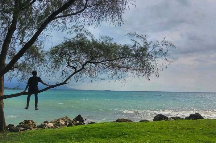 Pesona Pantai Bugel di Pandeglang yang Viral, Kecantikannya Bikin Hati Adem dan Auto Ogah Pulang 3 Pesona Pantai Bugel di Pandeglang yang Viral, Kecantikannya Bikin Hati Adem dan Auto Ogah Pulang