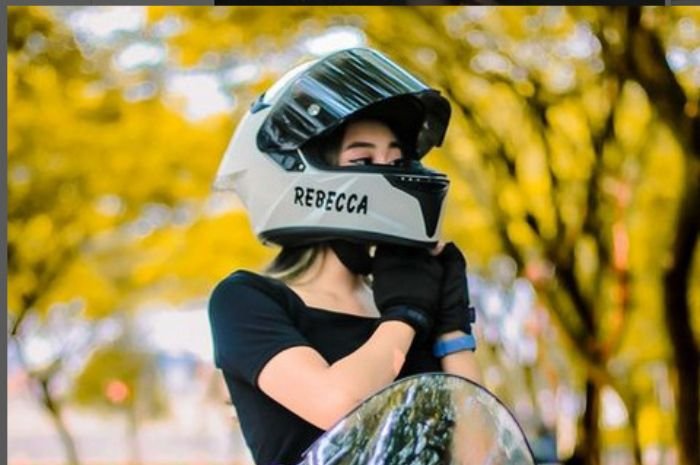 Profil Rebecca Dimari, Perempuan yang Bakar Ijazah Temannya Karena Tak Mau Balikin Helm 9 Profil Rebecca Dimari, Perempuan yang Bakar Ijazah Temannya Karena Tak Mau Balikin Helm