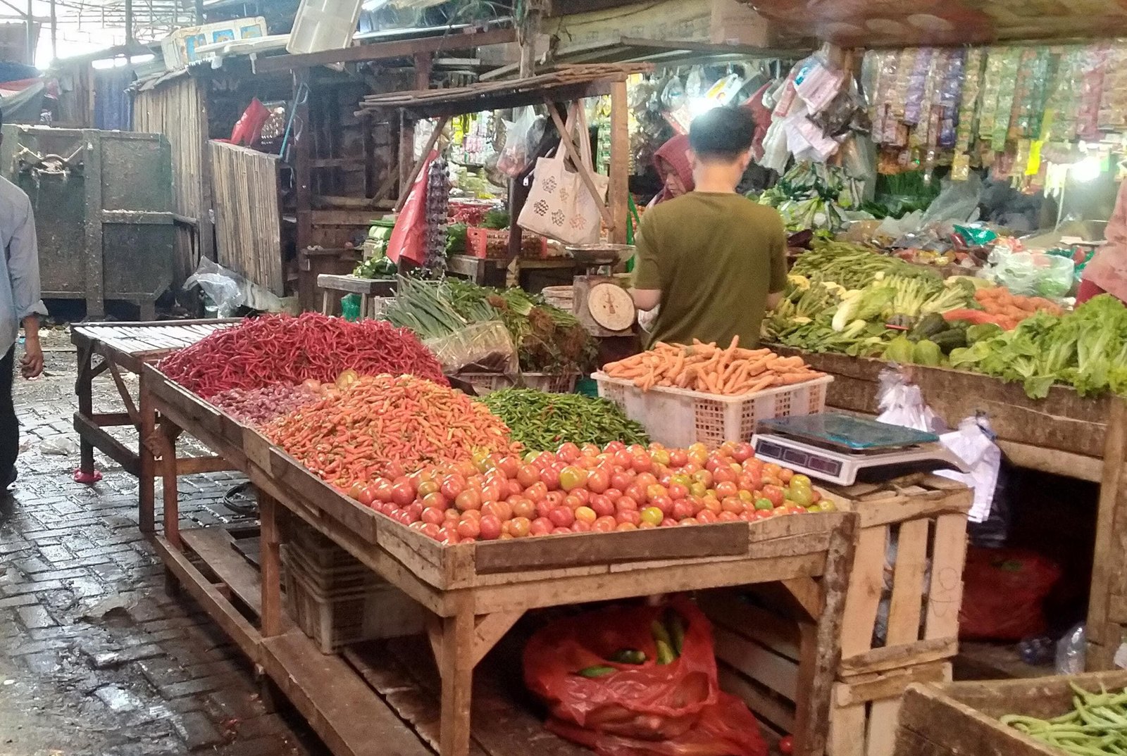 Sepekan Jelang Nataru, Harga Bahan Pokok di Pasar Badak Pandeglang Bertahan Tinggi 6 Sepekan Jelang Nataru, Harga Bahan Pokok di Pasar Badak Pandeglang Bertahan Tinggi