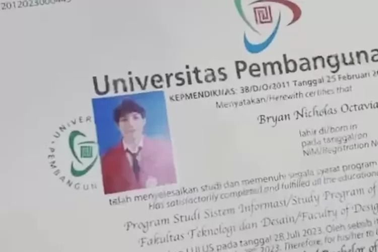 Profil Bryan Nicholas Octaviano Pemuda yang Viral Usai Ijazahnya Dibakar Temannya Gegara Tak Balikin Helm 10 Profil Bryan Nicholas Octaviano Pemuda yang Viral Usai Ijazahnya Dibakar Temannya Gegara Tak Balikin Helm