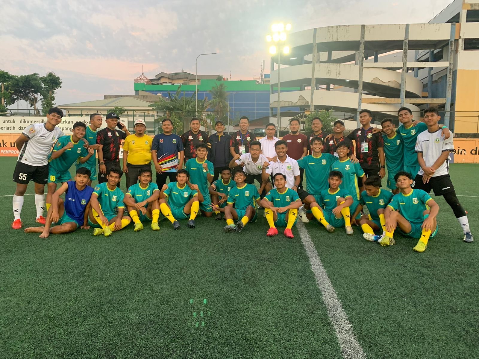 Tim PON Sepakbola Banten Jaga Stamina Pemain Melalui Latihan Rutin 8 Tim PON Sepakbola Banten Jaga Stamina Pemain Melalui Latihan Rutin