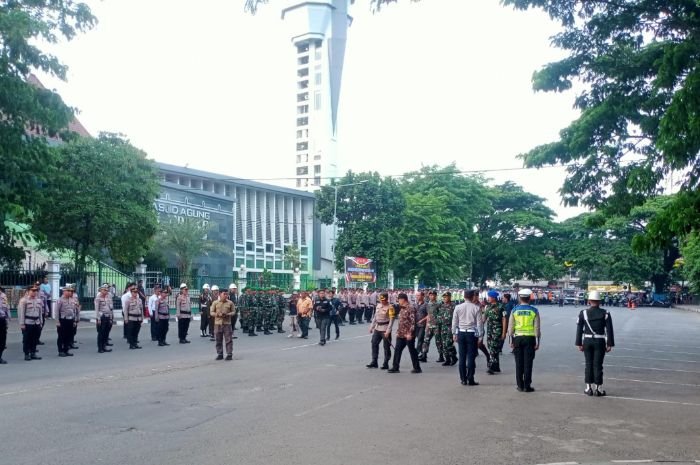 Amankan Nataru, 1.179 Personel Gabungan Perketat Pengamanan di Titik Rawan Kerumunan 6 Amankan Nataru, 1.179 Personel Gabungan Perketat Pengamanan di Titik Rawan Kerumunan