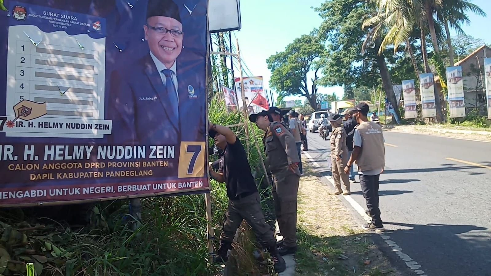 Peserta Pemilu 2024 Bandel, Bawaslu Kabupaten Pandeglang Sita Ratusan APK yang Melanggar 3 Peserta Pemilu 2024 Bandel, Bawaslu Kabupaten Pandeglang Sita Ratusan APK yang Melanggar