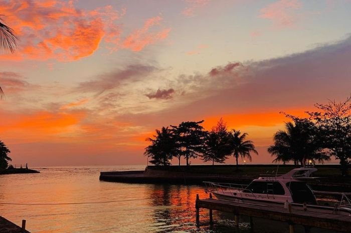 3 Rekomendasi Cafe di Anyer, Spot Instagenic untuk Nikmati Sunset Saat Libur Nataru 2 3 Rekomendasi Cafe di Anyer, Spot Instagenic untuk Nikmati Sunset Saat Libur Nataru