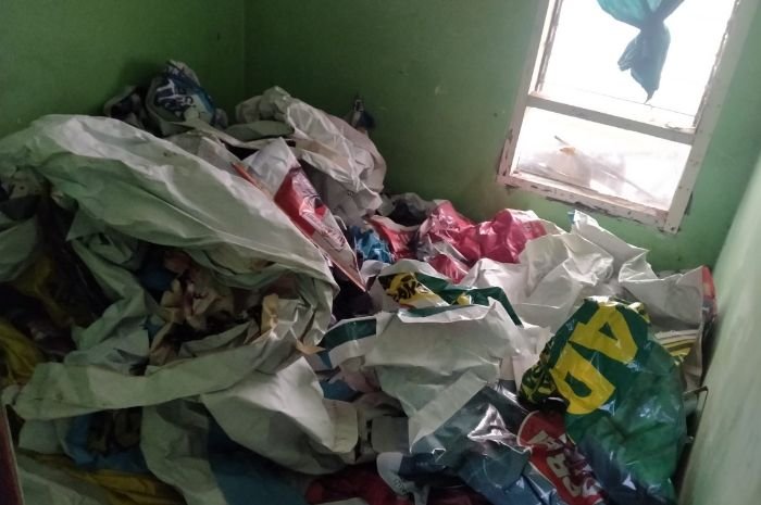 Ratusan APK Caleg Melanggar Aturan Menumpuk di Gudang Satpol PP Pandeglang , Boleh Diambil atau Dimusnahkan 3 Ratusan APK Caleg Melanggar Aturan Menumpuk di Gudang Satpol PP Pandeglang , Boleh Diambil atau Dimusnahkan