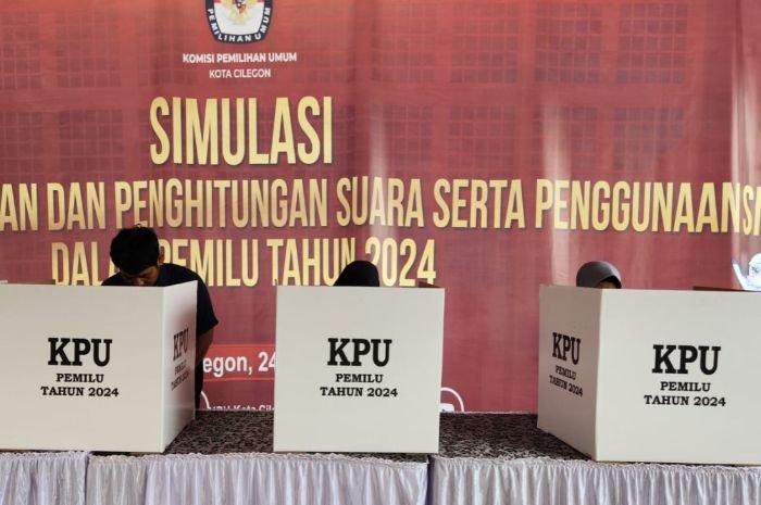 Khawatirkan Musim Hujan, KPU Kota Cilegon Minta TPS Tak Ditempatkan di Lapangan Terbuka 3 Khawatirkan Musim Hujan, KPU Kota Cilegon Minta TPS Tak Ditempatkan di Lapangan Terbuka