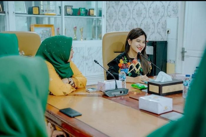 Fakta Kahiyang Ayu, Putri Presiden Joko Widodo yang Kini Tampil Beda Karena Berhasil Diet 30 Kilogram 9 Fakta Kahiyang Ayu, Putri Presiden Joko Widodo yang Kini Tampil Beda Karena Berhasil Diet 30 Kilogram