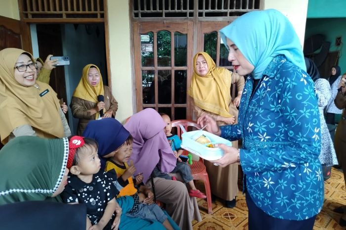Anggaran Penanganan Stunting Terbatas, Satu Kelurahan di Cilegon Cuma Dijatah 5 Anak untuk Program Uang Makan 1 Anggaran Penanganan Stunting Terbatas, Satu Kelurahan di Cilegon Cuma Dijatah 5 Anak untuk Program Uang Makan