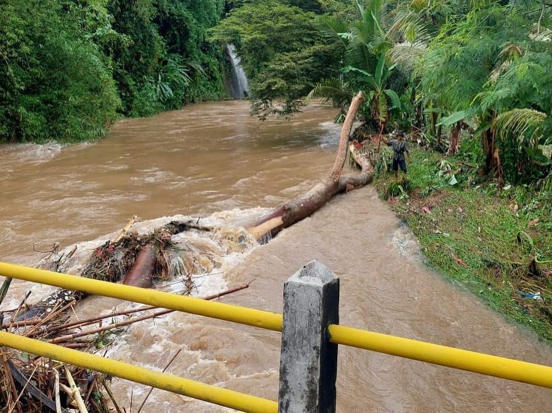 Banjir Rob Ancam Pandeglang Selatan, Warga Pesisir Pantai Pantai Diimbau Lakukan Ini 3 Banjir Rob Ancam Pandeglang Selatan, Warga Pesisir Pantai Pantai Diimbau Lakukan Ini