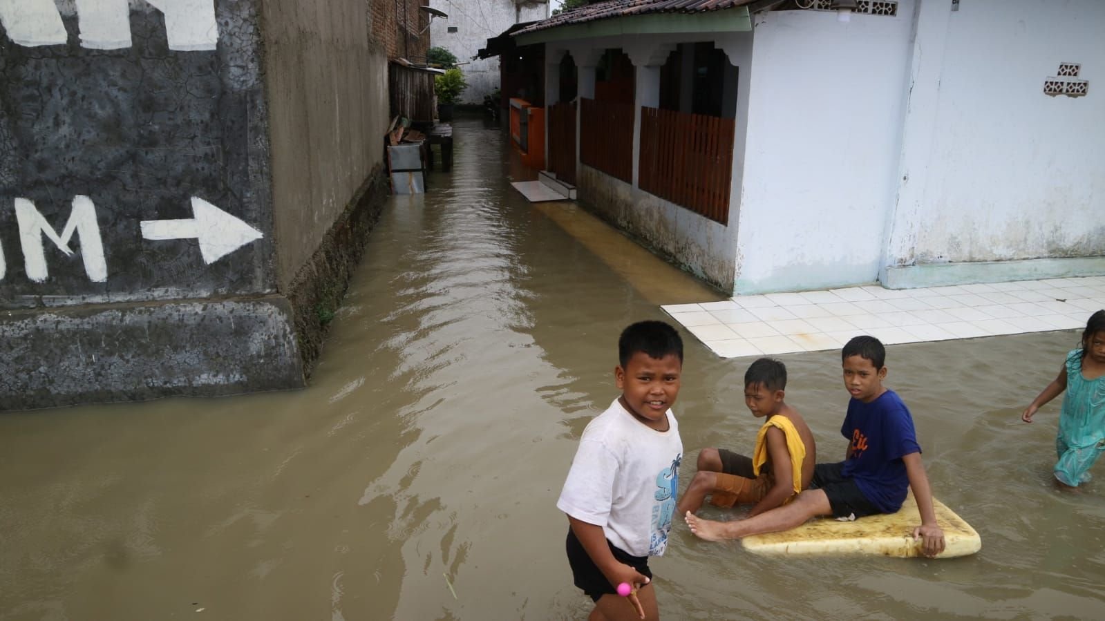 Pemda Diminta Lakukan Antisipasi dan Mitigasi Bencana, Banjir dan Puting Beliung Jadi Ancaman Serius Provinsi Banten 9 Pemda Diminta Lakukan Antisipasi dan Mitigasi Bencana, Banjir dan Puting Beliung Jadi Ancaman Serius Provinsi Banten