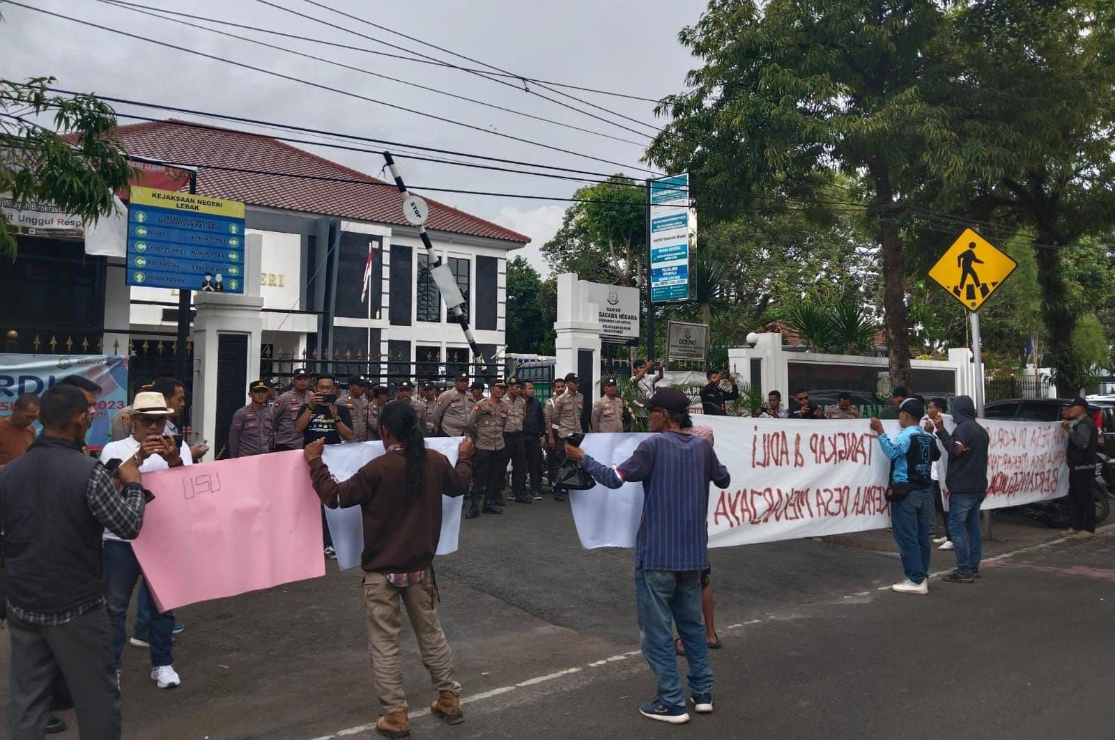 AMPP Desak Kejari Lebak Tetapkan Oknum Kades Mekarjaya Jadi Tersangka
