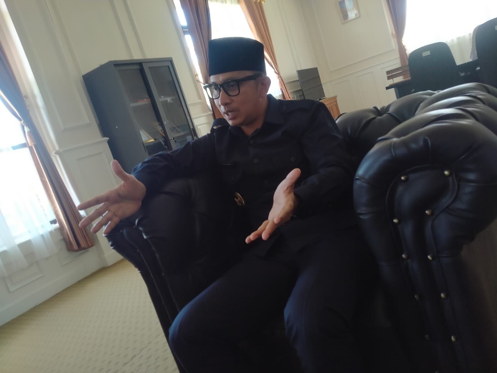 Wakil Bupati Pandeglang Tanto Warsono Arban: Kepala Daerah Boleh Mendukung Peserta Pemilu, Tapi... 5 Wakil Bupati Pandeglang Tanto Warsono Arban: Kepala Daerah Boleh Mendukung Peserta Pemilu, Tapi...