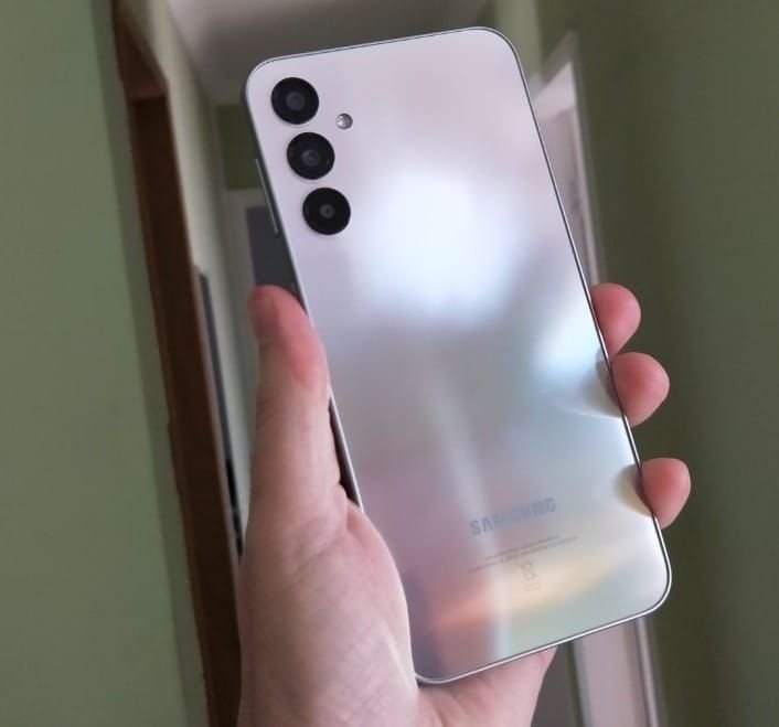 Rekomendasi 10 HP RAM 8 GB Harga Rp1-2 Jutaan Terbaik Tahun 2024