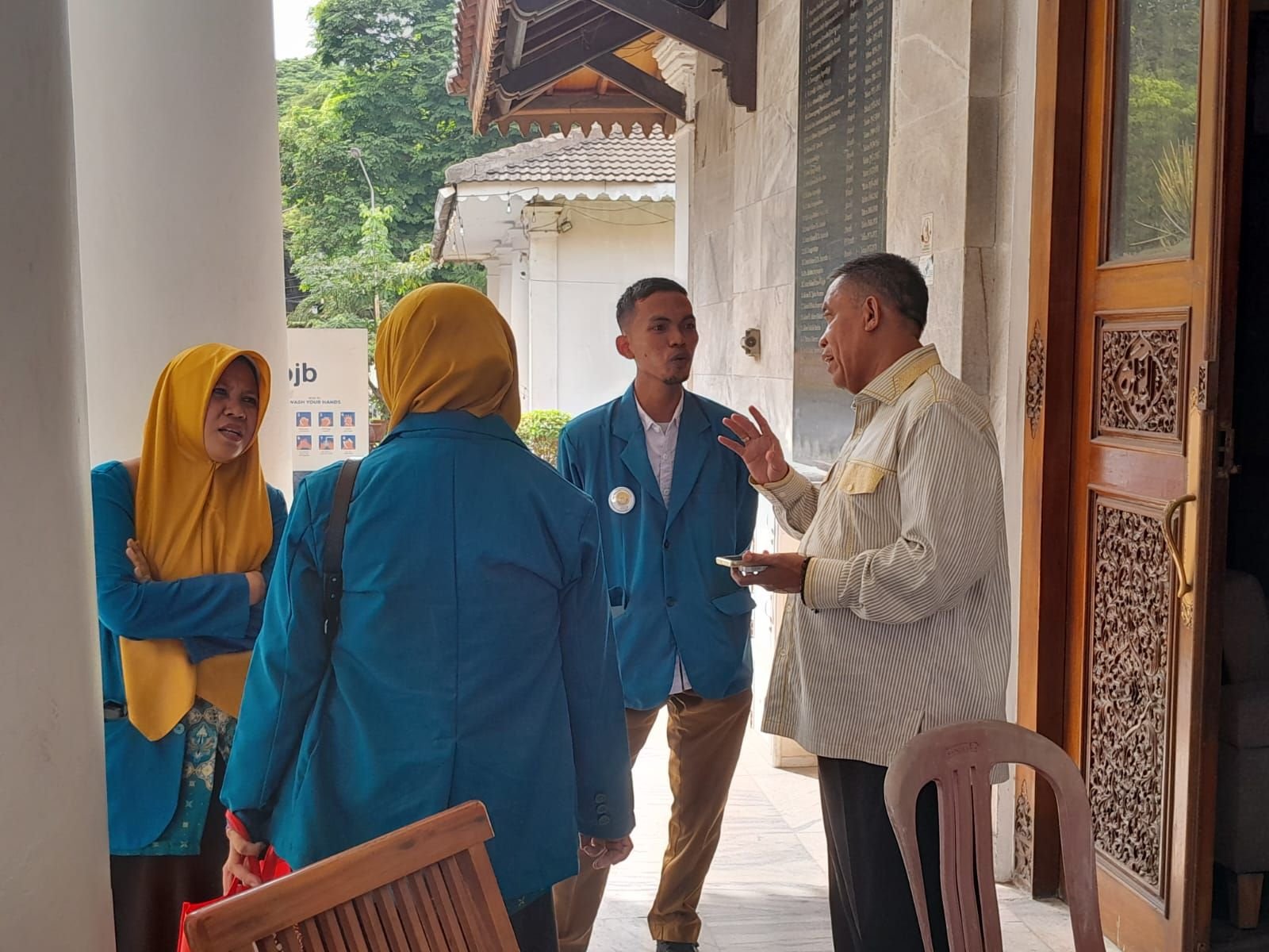 Hanya Terima Honor Rp300.000 per Bulan, Guru Madrasah Minta Perhatian Pemkab Serang 1 Hanya Terima Honor Rp300.000 per Bulan, Guru Madrasah Minta Perhatian Pemkab Serang