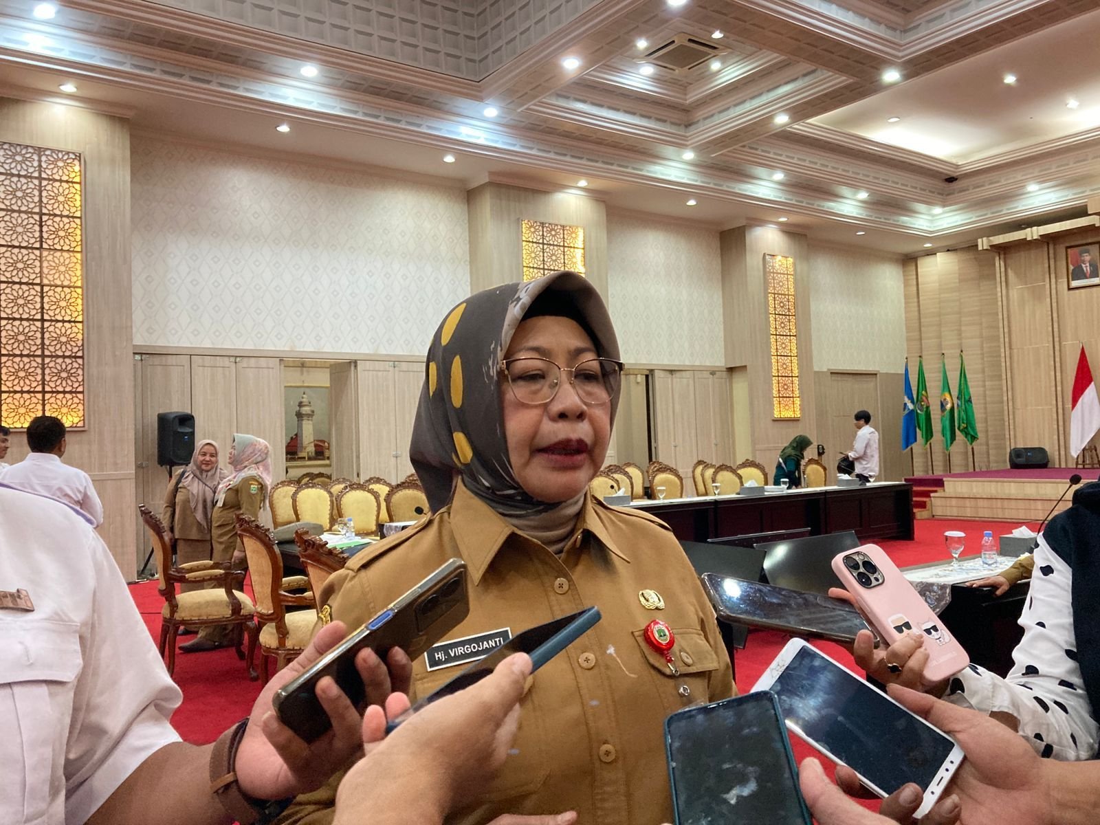 Imbas Caleg Banyak yang Bagi-bagi Beras, Pemprov Pastikan Stok Beras di Banten Aman 1 Imbas Caleg Banyak yang Bagi-bagi Beras, Pemprov Pastikan Stok Beras di Banten Aman