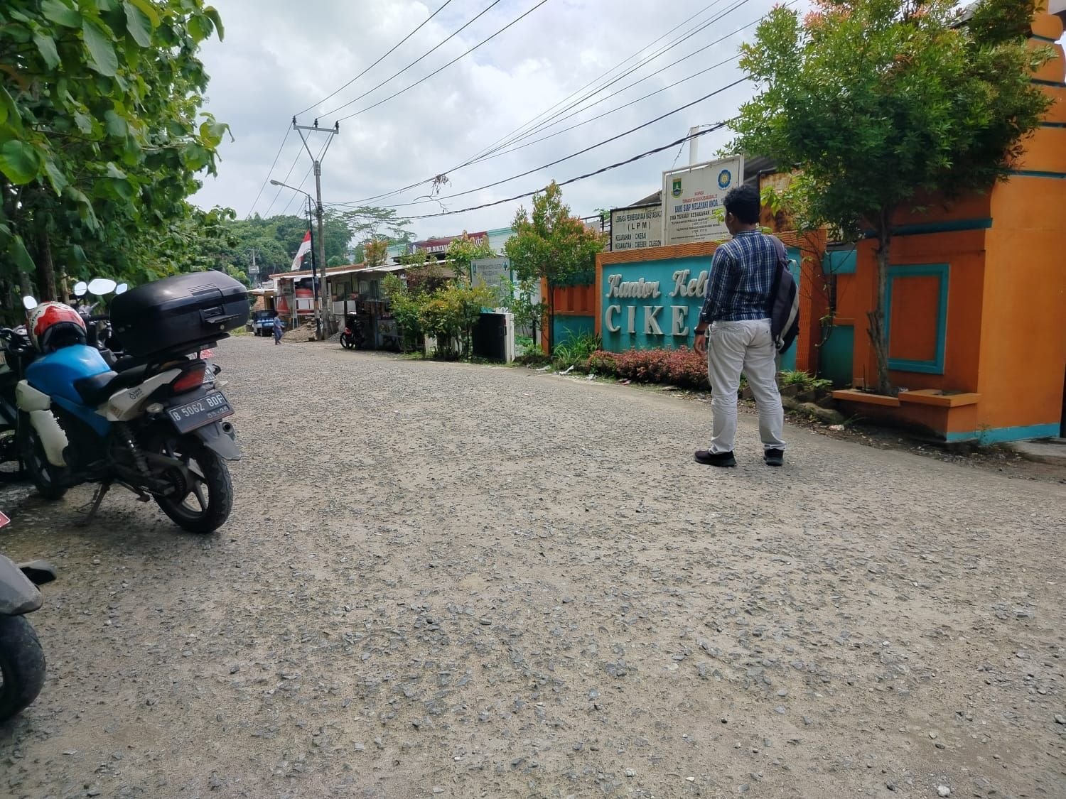 Akses Jalan Kelurahan Cikerai Kota Cilegon Rusak Parah 8 Akses Jalan Kelurahan Cikerai Kota Cilegon Rusak Parah