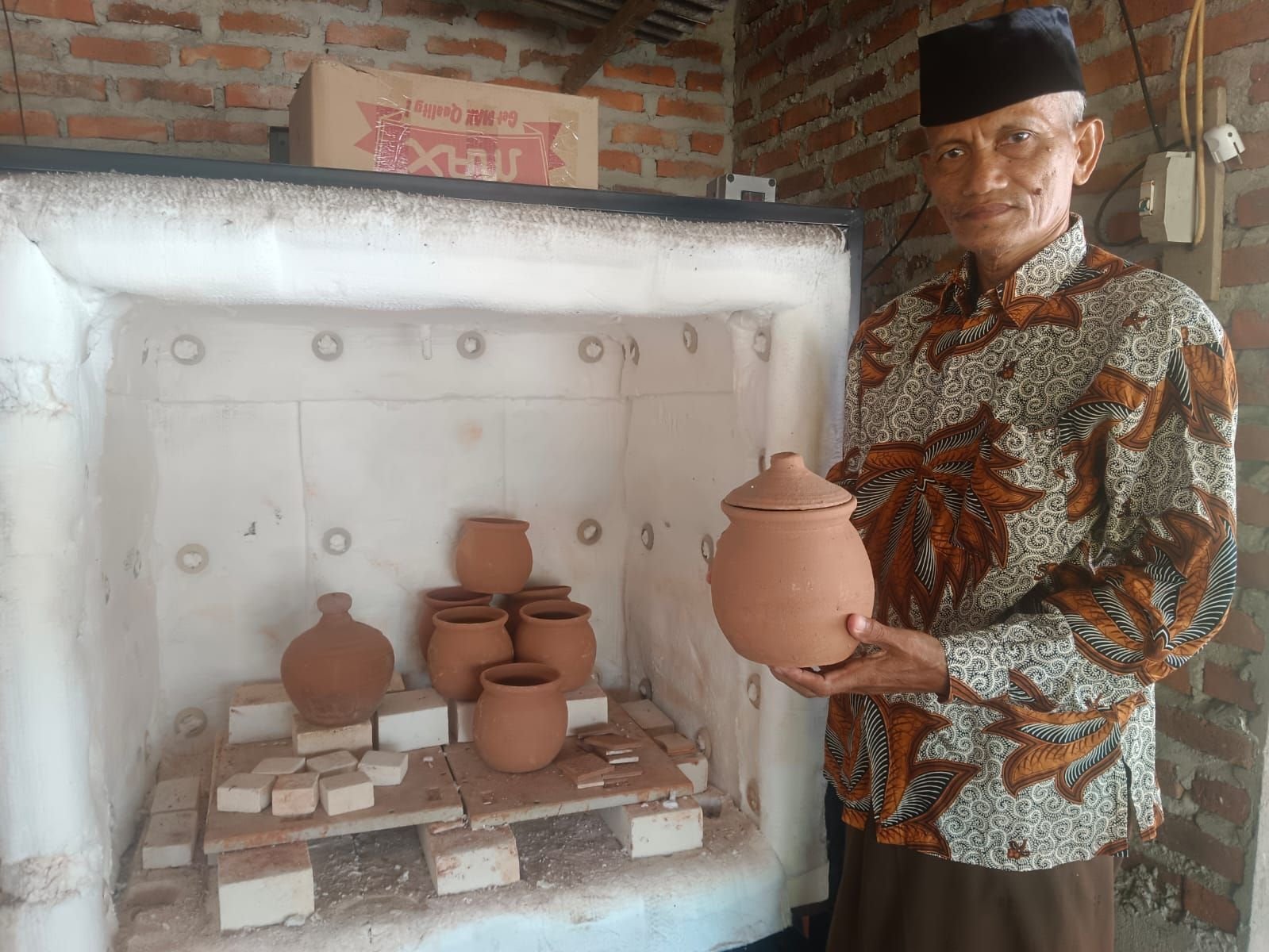 Pengerajin Gerabah di Kabupaten Serang Kian Menyusut, Sebagian Mengadu Nasib ke Pulau Dewata 1 Pengerajin Gerabah di Kabupaten Serang Kian Menyusut, Sebagian Mengadu Nasib ke Pulau Dewata