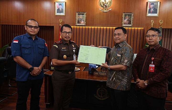 Kejati Banten Terima Hibah Tanah Ribuan Meter dari Pemkab Serang