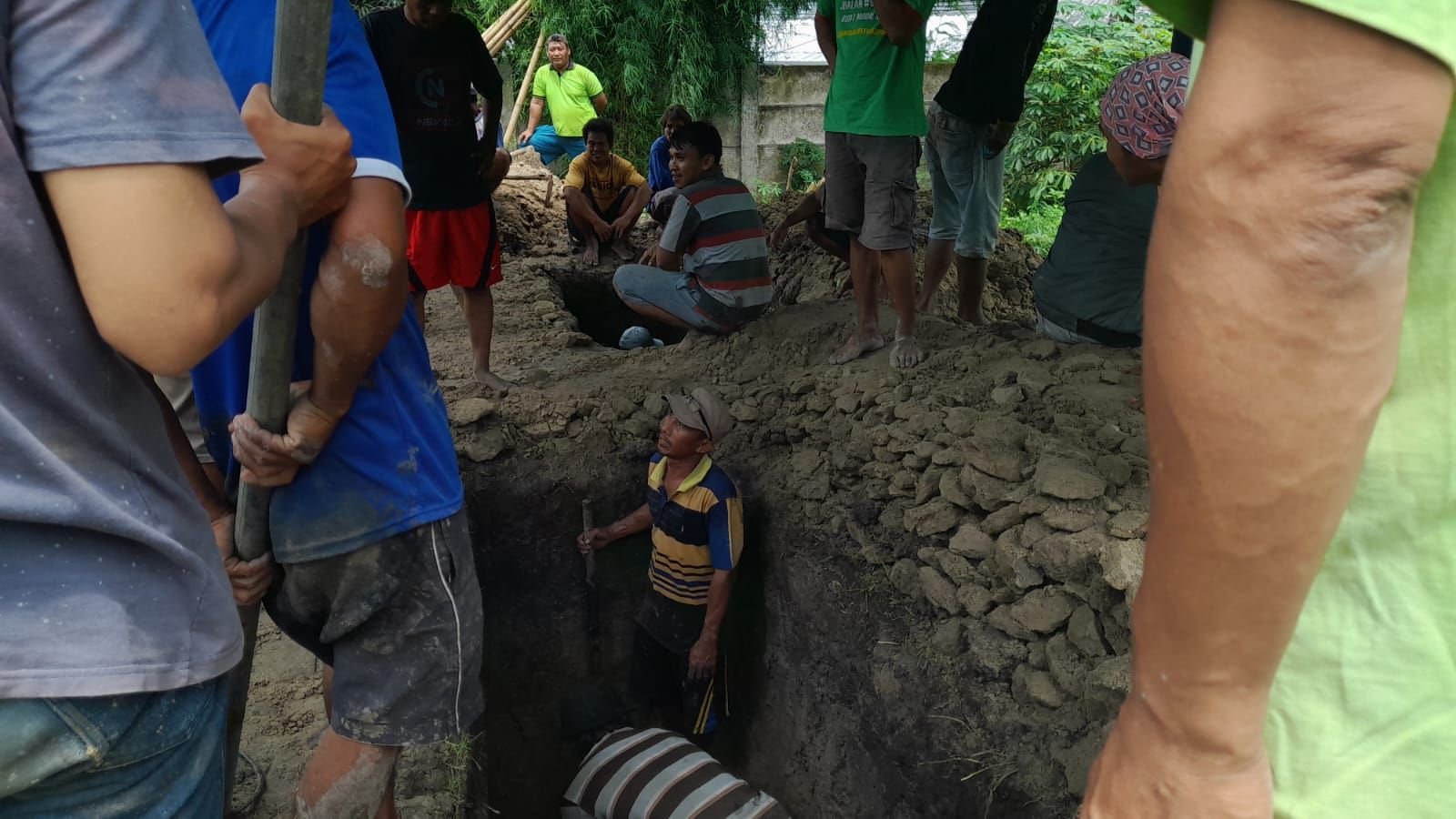 Jenazah 3 Nelayan Tersambar Petir di Perairan Teluk Banten Dikubur Berdampingan