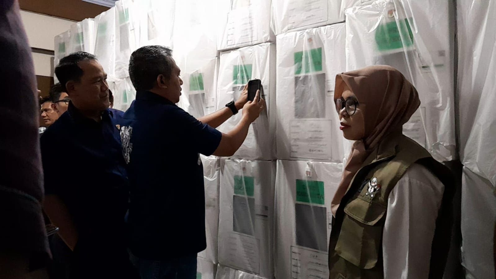 Tiga Kecamatan di Kabupaten Pandeglang Belum Terima Logistik Pemilu 2024 5 Tiga Kecamatan di Kabupaten Pandeglang Belum Terima Logistik Pemilu 2024